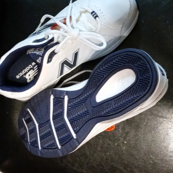 New New Balance Wide Men Sneakers - Picture 8 of 10
